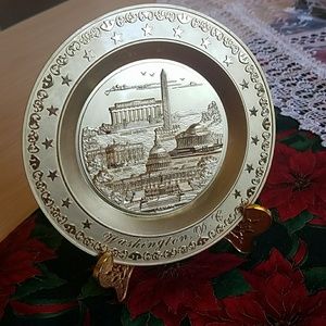Washington D.C gold small standing plate